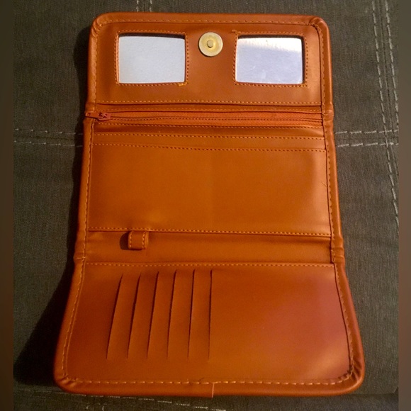 Dooney and Bourke Purse 👜 and Wallet Not Authentic - Picture 8 of 9